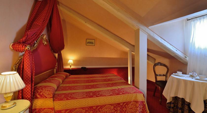 Castello  Residenza Ruga Giuffa الغرفة الصورة