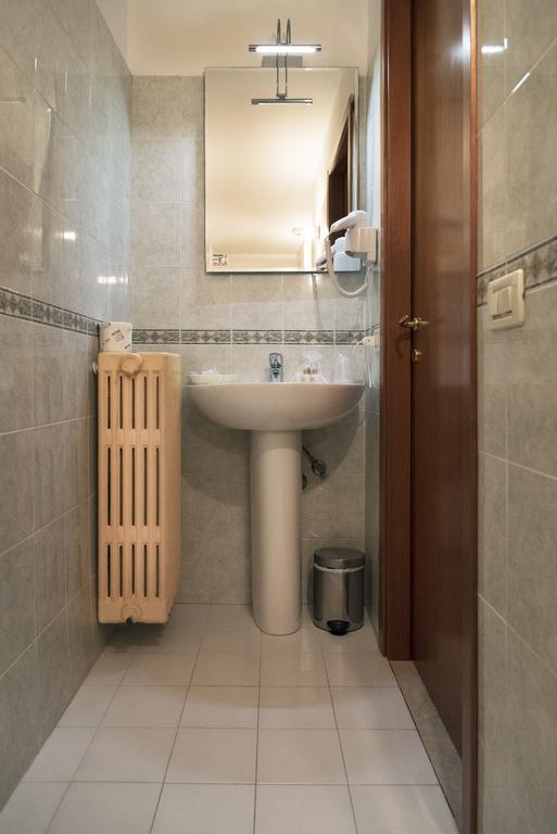 Castello  Residenza Ruga Giuffa المظهر الخارجي الصورة